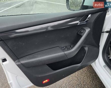 Білий Шкода Октавія, об'ємом двигуна 2 л та пробігом 254 тис. км за 16699 $, фото 29 на Automoto.ua