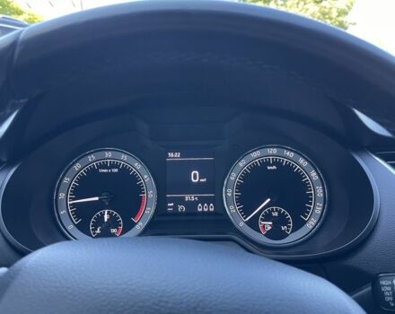 Белый Шкода Октавия, объемом двигателя 2 л и пробегом 236 тыс. км за 13999 $, фото 7 на Automoto.ua