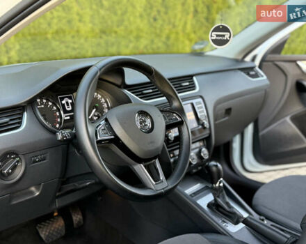 Белый Шкода Октавия, объемом двигателя 2 л и пробегом 183 тыс. км за 14300 $, фото 39 на Automoto.ua