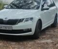 Белый Шкода Октавия, объемом двигателя 1.6 л и пробегом 204 тыс. км за 13450 $, фото 1 на Automoto.ua