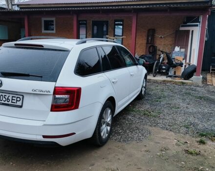 Белый Шкода Октавия, объемом двигателя 1.6 л и пробегом 340 тыс. км за 10800 $, фото 10 на Automoto.ua