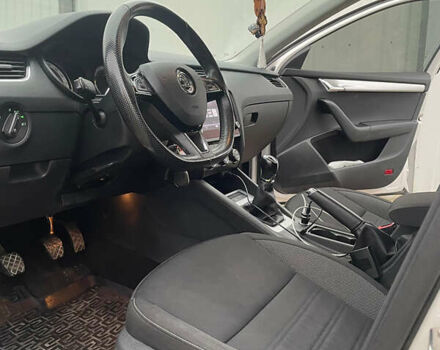 Белый Шкода Октавия, объемом двигателя 1.6 л и пробегом 200 тыс. км за 13700 $, фото 20 на Automoto.ua