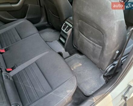 Белый Шкода Октавия, объемом двигателя 1.6 л и пробегом 242 тыс. км за 15000 $, фото 8 на Automoto.ua