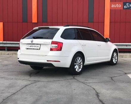 Белый Шкода Октавия, объемом двигателя 1.6 л и пробегом 270 тыс. км за 13990 $, фото 7 на Automoto.ua