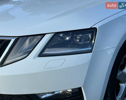 Белый Шкода Октавия, объемом двигателя 1.97 л и пробегом 250 тыс. км за 12500 $, фото 9 на Automoto.ua