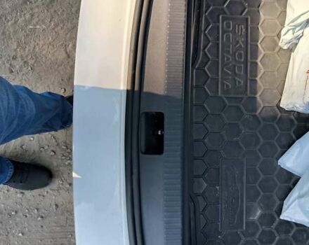 Белый Шкода Октавия, объемом двигателя 1.6 л и пробегом 242 тыс. км за 15000 $, фото 10 на Automoto.ua