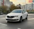Білий Шкода Октавія, об'ємом двигуна 1.6 л та пробігом 285 тис. км за 10800 $, фото 1 на Automoto.ua