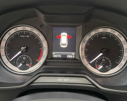 Белый Шкода Октавия, объемом двигателя 1.6 л и пробегом 200 тыс. км за 13700 $, фото 2 на Automoto.ua