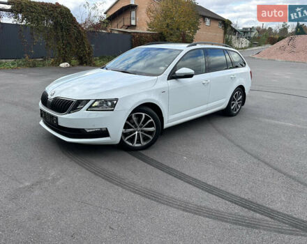 Шкода Октавия 2017 в Виннице на Automoto.ua Белый Шкода Октавия, объемом двигателя 2 л и пробегом 123 тыс. км за 18999 $, фото 7 на Automoto.ua