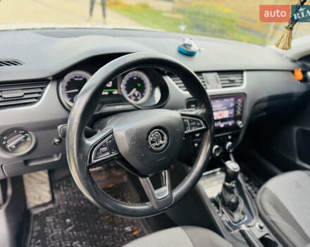 Белый Шкода Октавия, объемом двигателя 1.97 л и пробегом 245 тыс. км за 17500 $, фото 17 на Automoto.ua