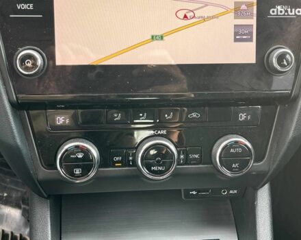 Белый Шкода Октавия, объемом двигателя 1.6 л и пробегом 260 тыс. км за 12490 $, фото 18 на Automoto.ua