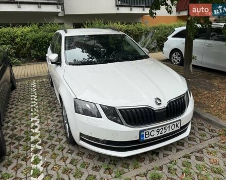 Белый Шкода Октавия, объемом двигателя 2 л и пробегом 226 тыс. км за 16950 $, фото 3 на Automoto.ua