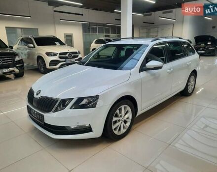 Белый Шкода Октавия, объемом двигателя 1.6 л и пробегом 214 тыс. км за 12900 $, фото 6 на Automoto.ua