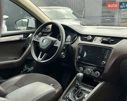 Белый Шкода Октавия, объемом двигателя 2 л и пробегом 240 тыс. км за 17499 $, фото 16 на Automoto.ua