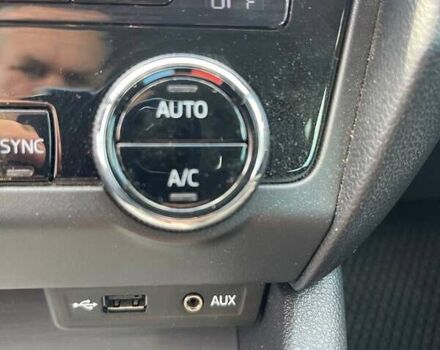 Белый Шкода Октавия, объемом двигателя 2 л и пробегом 220 тыс. км за 16200 $, фото 46 на Automoto.ua