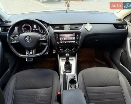 Белый Шкода Октавия, объемом двигателя 1.97 л и пробегом 222 тыс. км за 14900 $, фото 16 на Automoto.ua