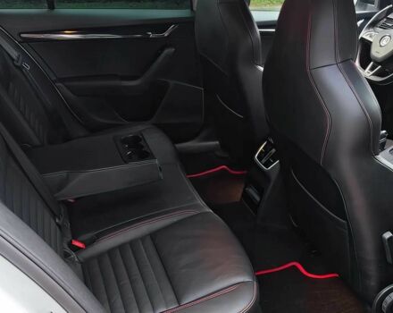 Білий Шкода Октавія, об'ємом двигуна 2 л та пробігом 57 тис. км за 7000 $, фото 12 на Automoto.ua