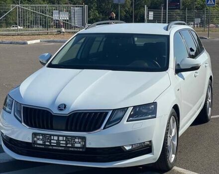 Белый Шкода Октавия, объемом двигателя 2 л и пробегом 220 тыс. км за 16200 $, фото 136 на Automoto.ua