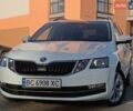 Белый Шкода Октавия, объемом двигателя 2 л и пробегом 310 тыс. км за 13500 $, фото 1 на Automoto.ua