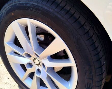 Белый Шкода Октавия, объемом двигателя 1.6 л и пробегом 300 тыс. км за 11700 $, фото 8 на Automoto.ua