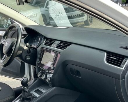 Белый Шкода Октавия, объемом двигателя 1.6 л и пробегом 260 тыс. км за 12490 $, фото 26 на Automoto.ua