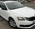 Белый Шкода Октавия, объемом двигателя 1.6 л и пробегом 198 тыс. км за 12200 $, фото 4 на Automoto.ua