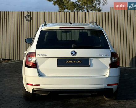 Белый Шкода Октавия, объемом двигателя 1.97 л и пробегом 250 тыс. км за 12500 $, фото 13 на Automoto.ua