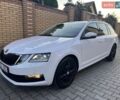 Белый Шкода Октавия, объемом двигателя 1.6 л и пробегом 184 тыс. км за 14200 $, фото 1 на Automoto.ua
