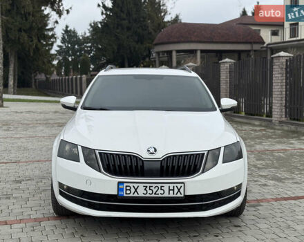 Білий Шкода Октавія, об'ємом двигуна 1.8 л та пробігом 216 тис. км за 14190 $, фото 1 на Automoto.ua
