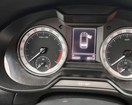 Белый Шкода Октавия, объемом двигателя 1.6 л и пробегом 340 тыс. км за 10800 $, фото 2 на Automoto.ua