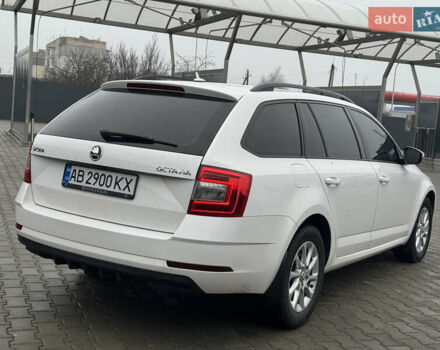 Белый Шкода Октавия, объемом двигателя 1.6 л и пробегом 280 тыс. км за 11900 $, фото 16 на Automoto.ua