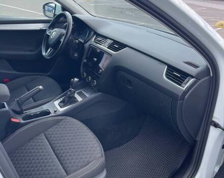 Белый Шкода Октавия, объемом двигателя 2 л и пробегом 220 тыс. км за 16200 $, фото 18 на Automoto.ua