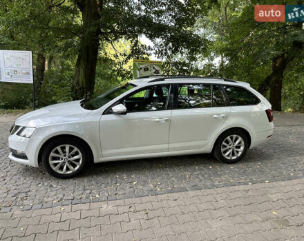 Белый Шкода Октавия, объемом двигателя 1.6 л и пробегом 197 тыс. км за 14499 $, фото 4 на Automoto.ua