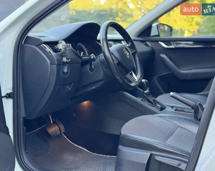 Белый Шкода Октавия, объемом двигателя 2 л и пробегом 223 тыс. км за 14800 $, фото 11 на Automoto.ua