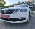Белый Шкода Октавия, объемом двигателя 1.6 л и пробегом 254 тыс. км за 12400 $, фото 1 на Automoto.ua