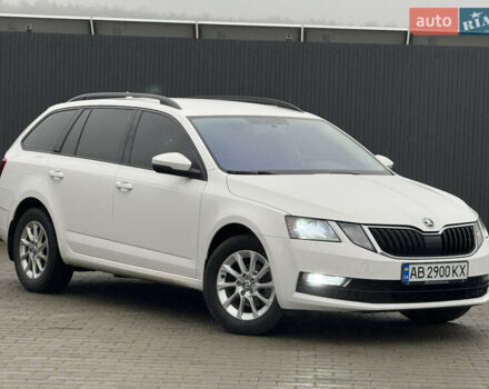 Белый Шкода Октавия, объемом двигателя 1.6 л и пробегом 280 тыс. км за 11900 $, фото 1 на Automoto.ua