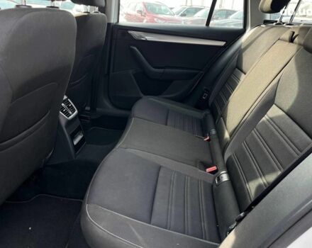 Белый Шкода Октавия, объемом двигателя 1.6 л и пробегом 260 тыс. км за 12490 $, фото 30 на Automoto.ua