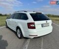 Белый Шкода Октавия, объемом двигателя 1.6 л и пробегом 210 тыс. км за 13400 $, фото 4 на Automoto.ua