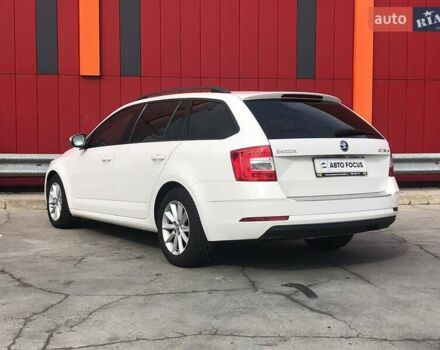 Белый Шкода Октавия, объемом двигателя 1.6 л и пробегом 270 тыс. км за 13990 $, фото 4 на Automoto.ua