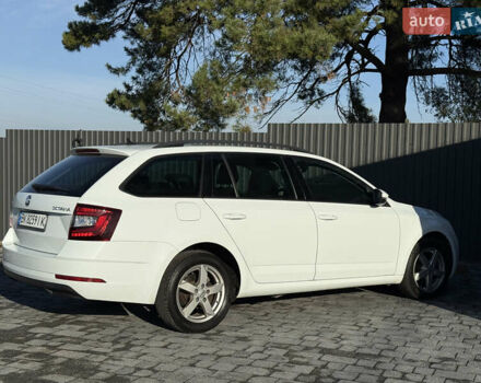 Білий Шкода Октавія, об'ємом двигуна 1.97 л та пробігом 250 тис. км за 13300 $, фото 11 на Automoto.ua