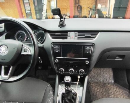 Белый Шкода Октавия, объемом двигателя 1.6 л и пробегом 340 тыс. км за 10800 $, фото 3 на Automoto.ua