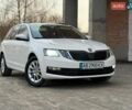 Білий Шкода Октавія, об'ємом двигуна 1.6 л та пробігом 290 тис. км за 11999 $, фото 4 на Automoto.ua