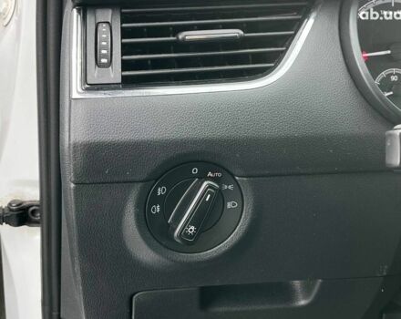 Белый Шкода Октавия, объемом двигателя 1.6 л и пробегом 260 тыс. км за 12490 $, фото 13 на Automoto.ua