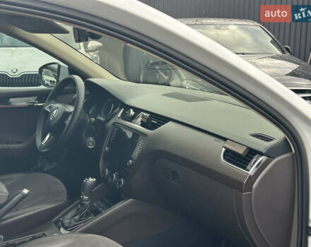 Белый Шкода Октавия, объемом двигателя 2 л и пробегом 240 тыс. км за 17499 $, фото 12 на Automoto.ua