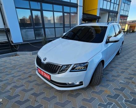 Белый Шкода Октавия, объемом двигателя 1.6 л и пробегом 245 тыс. км за 12500 $, фото 3 на Automoto.ua