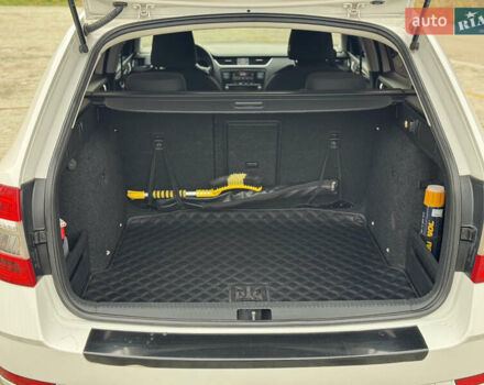 Білий Шкода Октавія, об'ємом двигуна 1.8 л та пробігом 216 тис. км за 14190 $, фото 7 на Automoto.ua