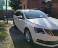 Білий Шкода Октавія, об'ємом двигуна 1.6 л та пробігом 304 тис. км за 11500 $, фото 1 на Automoto.ua
