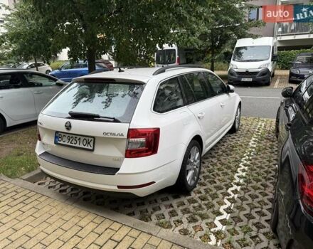 Белый Шкода Октавия, объемом двигателя 2 л и пробегом 226 тыс. км за 16950 $, фото 2 на Automoto.ua