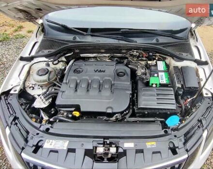 Белый Шкода Октавия, объемом двигателя 1.6 л и пробегом 342 тыс. км за 10800 $, фото 1 на Automoto.ua