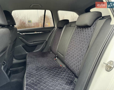 Білий Шкода Октавія, об'ємом двигуна 1.8 л та пробігом 216 тис. км за 14190 $, фото 15 на Automoto.ua